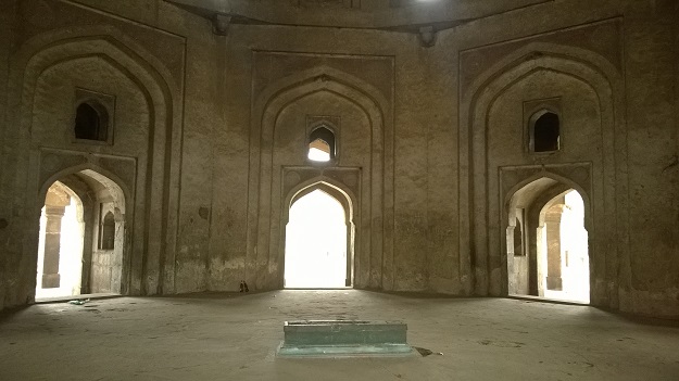 adham khan tomb delhi