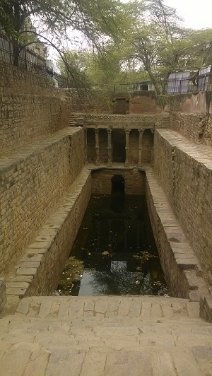 gandhak ki baoli mehrauli