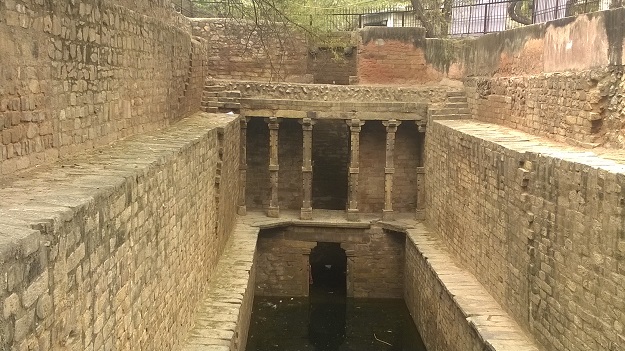 gandhak ki baoli