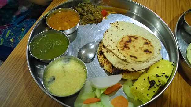 gujarati bhawan thali delhi