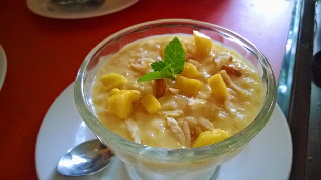 Mango and wild rice pudding 