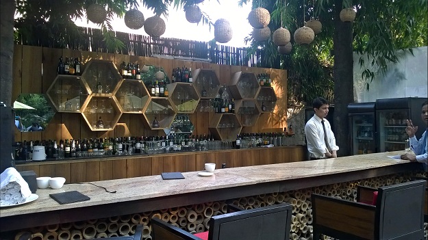 bar at lodi garden restaurant