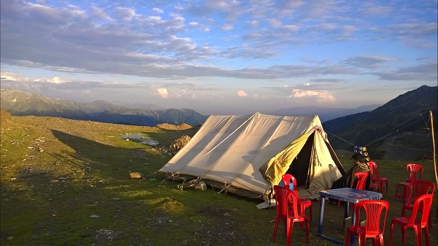 tents at Sinthan top