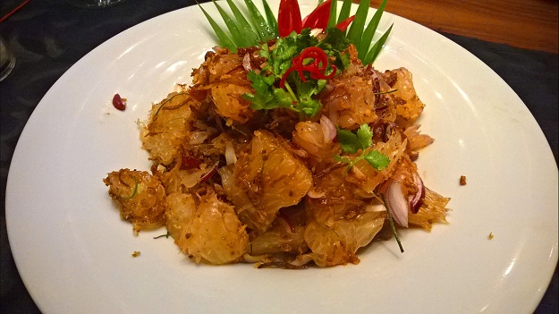 pomelo salad at Neung Roi delhi