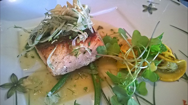 baked atlantic salmon with lemon parsley