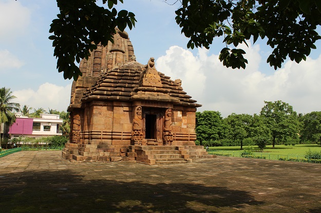 raja rani temple trip in bhubaneswar