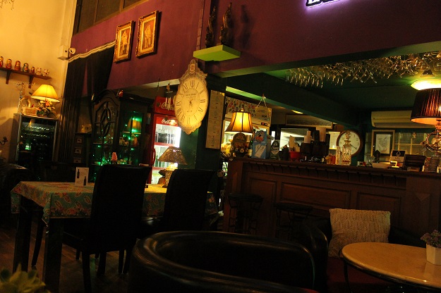 naga cafe sathorn bangkok