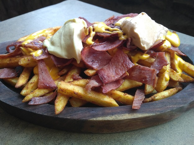 bacon and fries at kalsang ama cafe dehradun