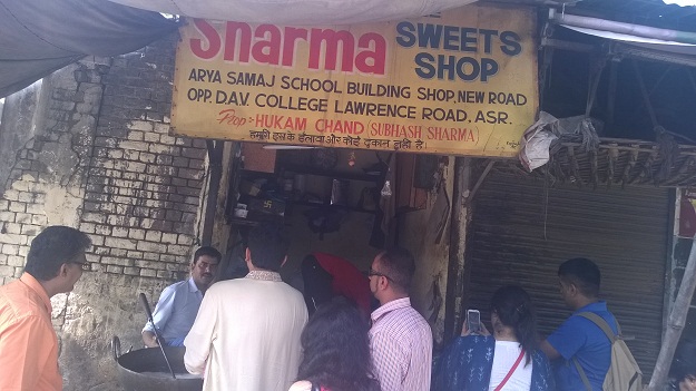 sharma sweet shop gulab jamuns
